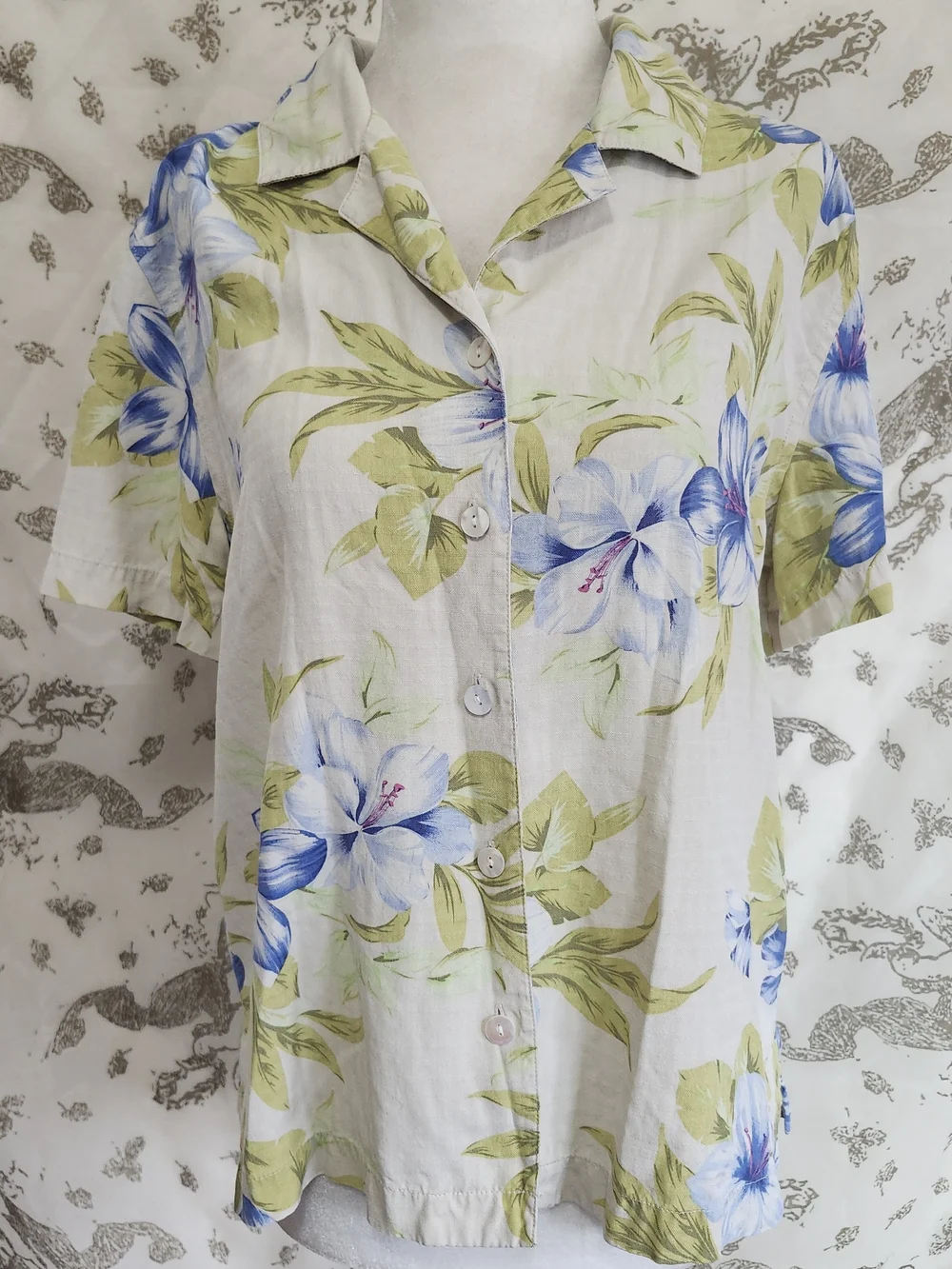 Vintage Pure Silk Light Green And Blue Floral Tropical Button Up Top Sz M